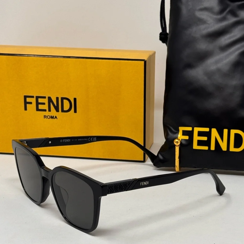 💯 Authentic NWOT FENDI Geometric Black Frame Sunglasses